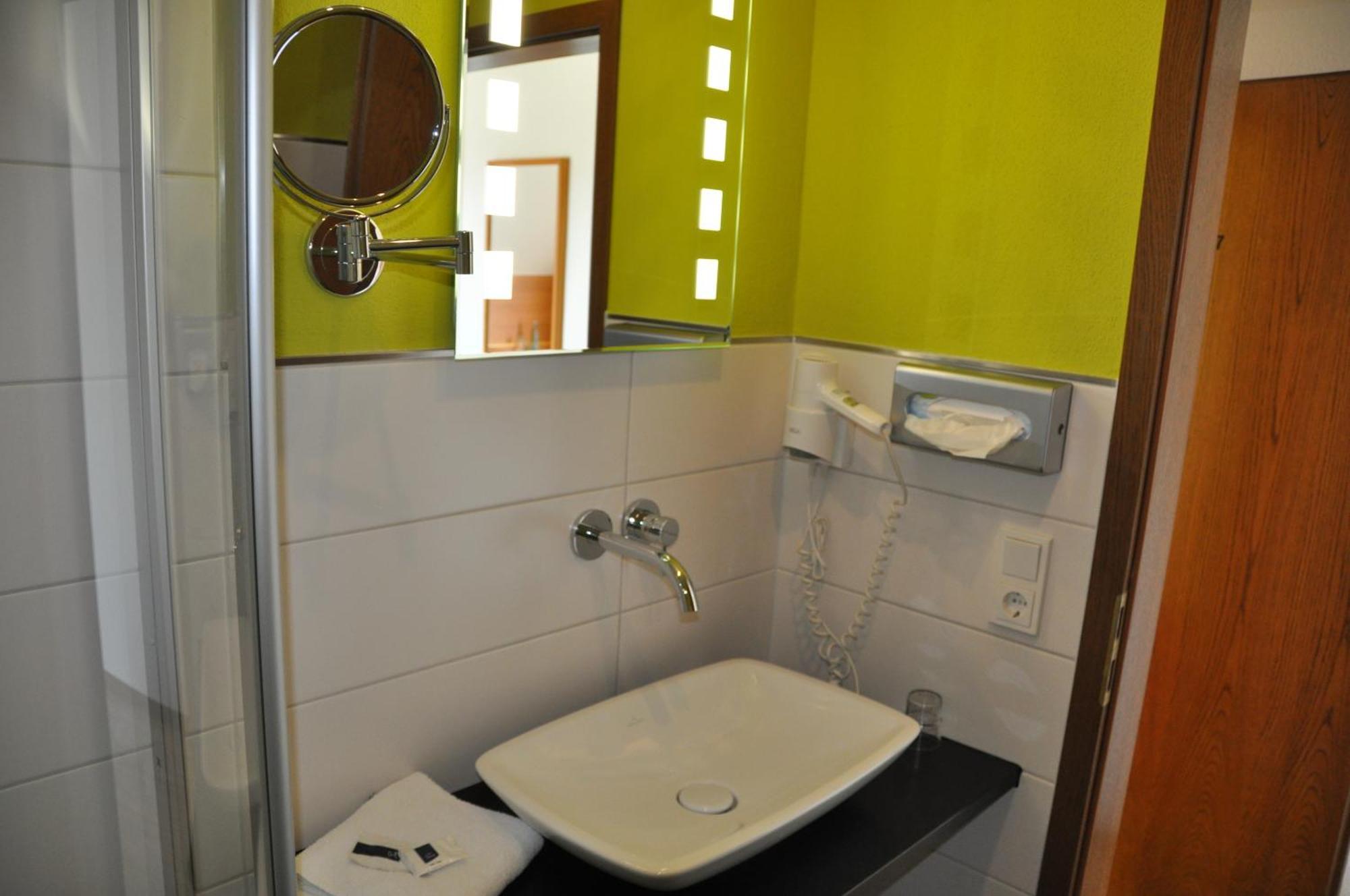 Hotel Cafe Ernst Bernkastel-Kues Room photo
